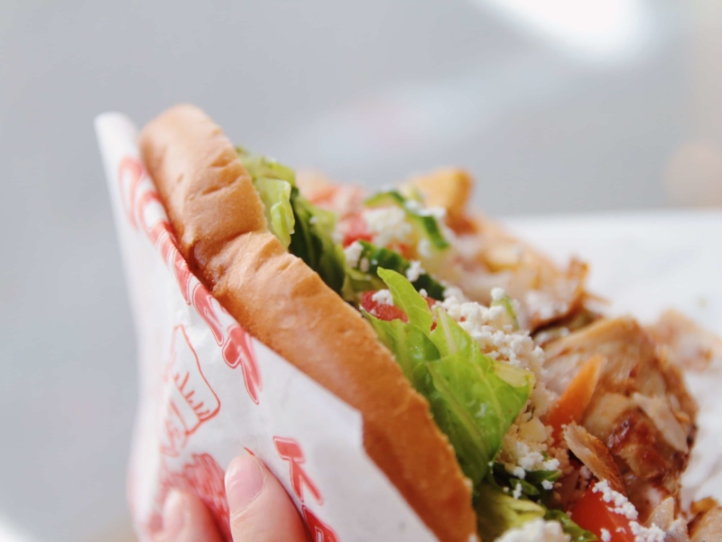 野菜いっぱいのシャワルマ(ケバブ) 野菜いっぱいのシャワルマ(ケバブ)