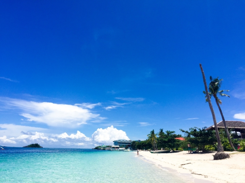 マラパスクア島のメインビーチ Malapascua-beach