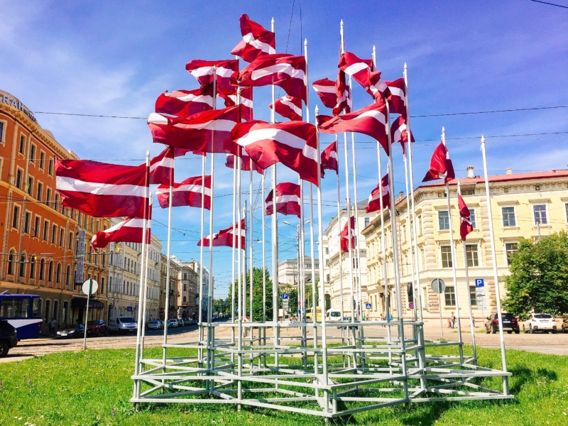 ラトビア国旗 ラトビア国旗